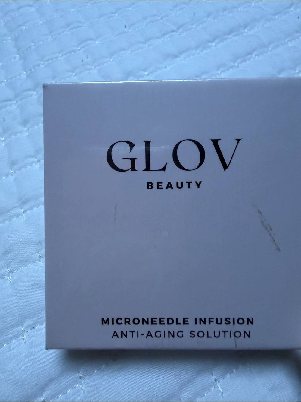 GLO jeans Beauty Microneedle Infusion - Light Pink Box